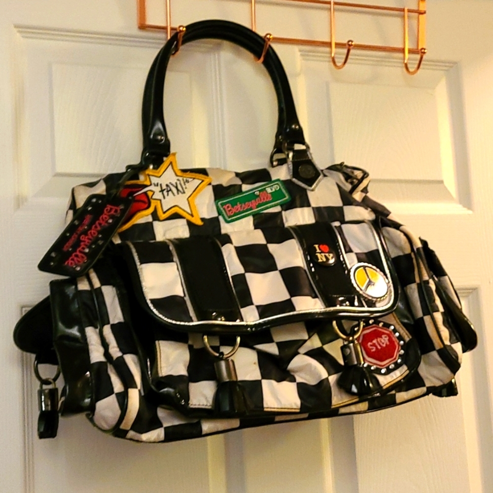 Betseyville Betsey Johnson taxi bag